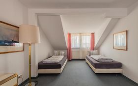 Pension in Dresden, Zimmer mit eigenem Bad und Kochmöglichkeit
